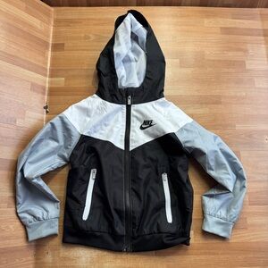 Nike Kids' Windrunner water-resistant hooded jacket. Size 3t,black/gray